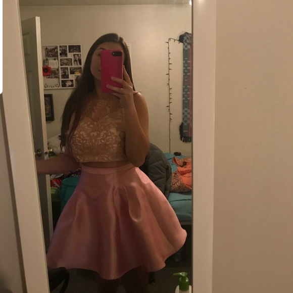 Formal dress - Picture 2 of 7